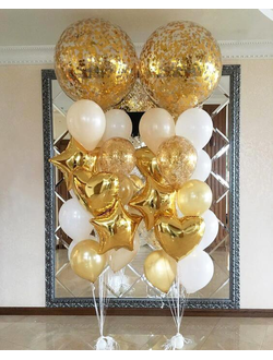 Два фонтана, метровыми золотыми конфетти и бело-золотыми шарами