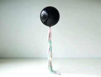 Метровый черный шар с кисточками