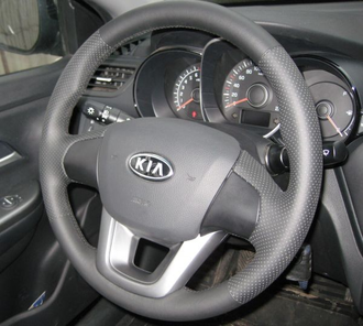 Кожаная накладка на руль Kia Rio III (UB) (2011-2015), черная