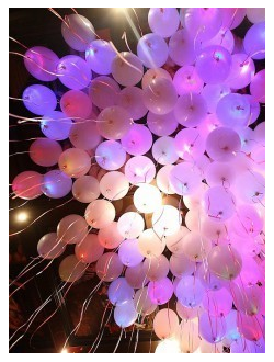 Облако из 60 светящихся шаров с гелием