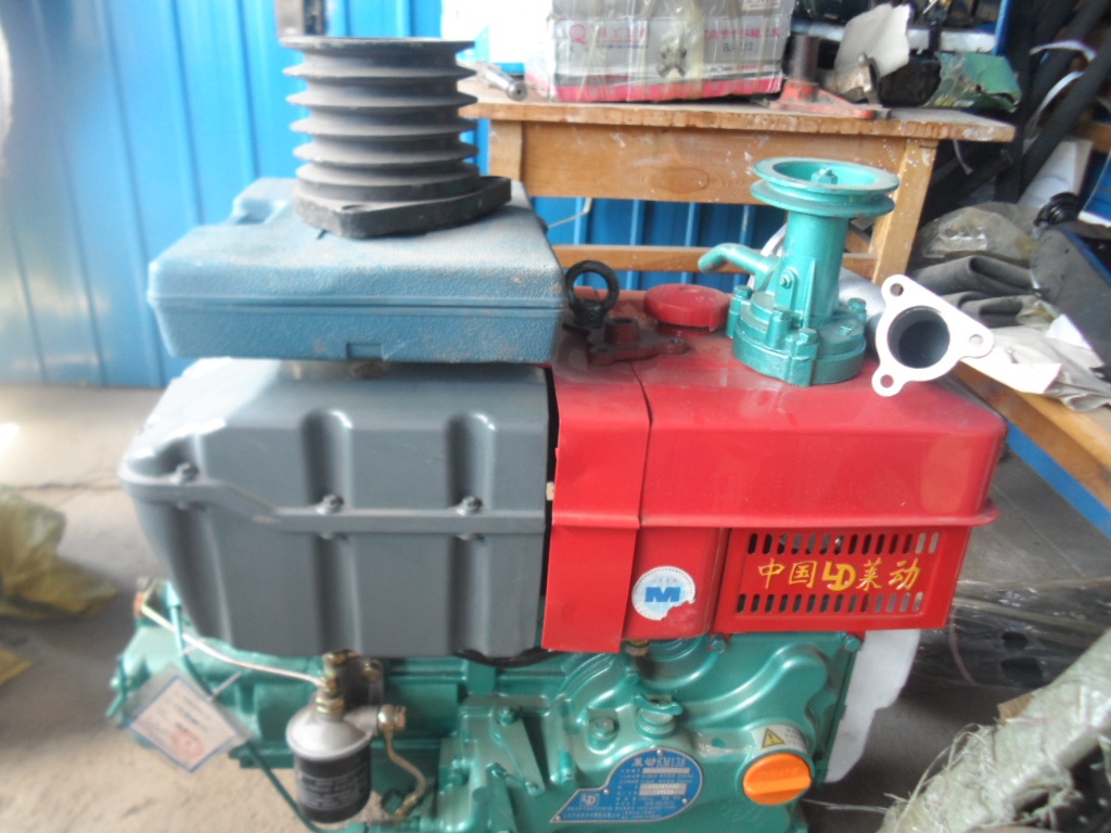 Двигателя - Дизельный одноцилиндровый двигатель на мини-трактор 24л.с .