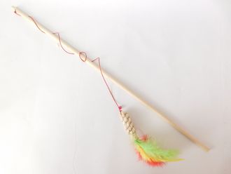 Удочка-дразнилка плетеная игрушка с перьями