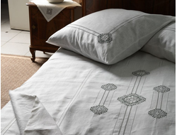 Двуспальный комплект льняного постельного белья с вышивкой