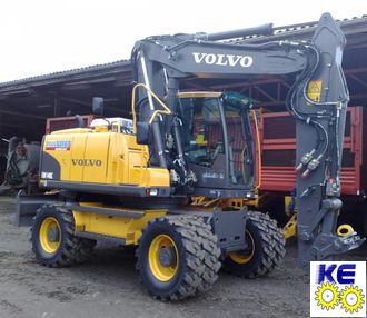 11205633, 15108848 Стекло лобовое верхнее закаленное Volvo EC/EW (140C 160C 180C 210C 240C 290C 360C