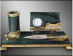 Письменные наборы и часы из натурального камня (Россия (Урал)