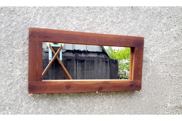 Зеркало в массивной раме из тонированной лиственницы.Работа spilcenter.com