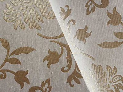 Бежевая ткань для рулонных штор с выткаными шелковыми цветами. Воронеж, опт, розница