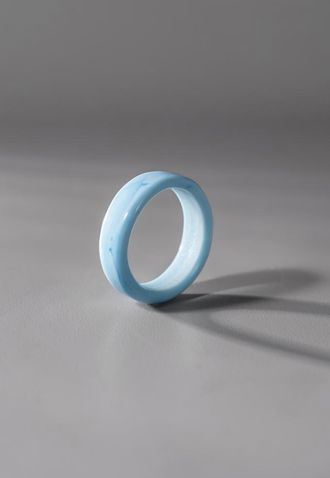 Кольцо из небесно голубого стекла