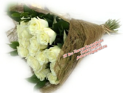 15 белых роз