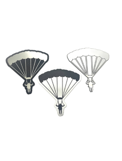 Шильдик на автомобиль парашютист большой