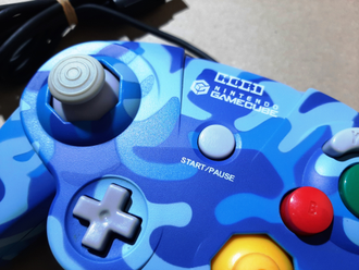 №022 HORI PAD CUBE Контроллер для Nintendo GameCube Blue Urban Camo (Камуфляж)