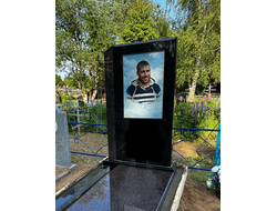 Памятник из черного гранита (копия) (копия)