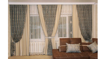 Двухцветные портьеры для гостиной