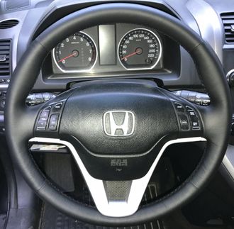 Кожаная накладка на руль Honda CR-V III (2007-2012), черная