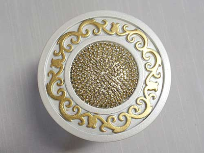 Цвет сатен - белое с золотом. Держатель пр-ва Турция, недорого