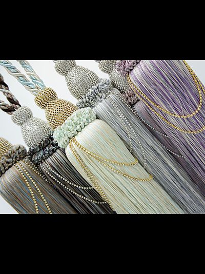 Нарядные кисти для подхватывания гардин со стразами. В наличии