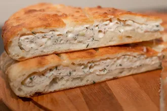 С КУРИЦЕЙ И СЫРОМ