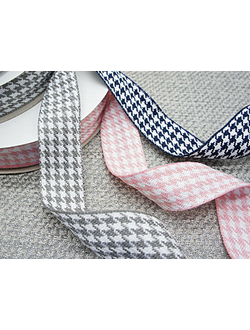 Арт. TBY DT0325. Тесьма декоративная "гусиные лапки", 25 мм