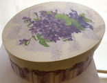 Коробка  овальная с сиреневыми цветами; декупаж; арт. 067