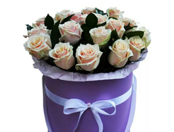Коробка цветов с чайной розой