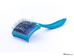 ВАКА Пуходерка для собак пластмассовая большая с граблями и каплями. Артикул: 43609