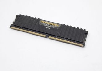 Оперативная память 8Gb DDR4 2666Mhz PC21300 (комиссионный товар)