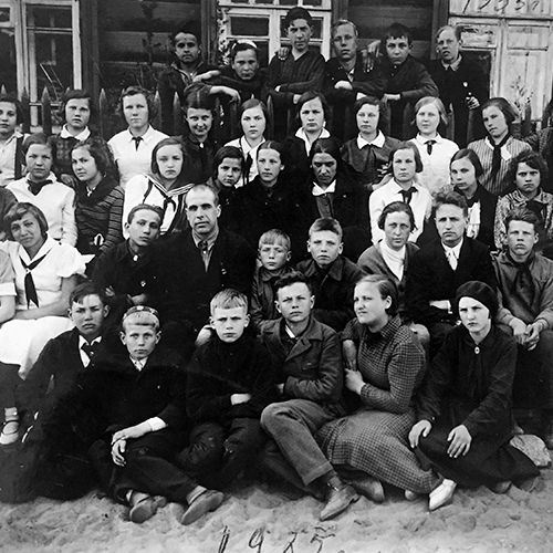 С учениками школы №1 города Люберцы, 1935 год