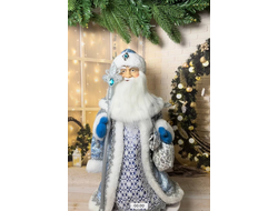 Дед Мороз музыкальный в голубой шубе с кружевом 40см