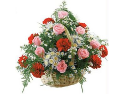 Корзина роз с Гвоздиками Шарм