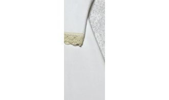 Кружевное крестильное полотенце (крыжма) с вышитым крестиком на капюшоне  и кружевом по всем сторонам,  размер 100х100 см, можно вышить любое имя