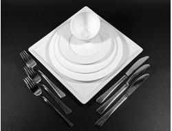 Фарфоровая посуда и столовые приборы