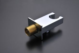 Кронштейн для ручной лейки проходной квадратный