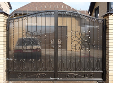 Художественные кованые ворота с поликарбонатом - 043 - &quot;ПЛЕЙН&quot;