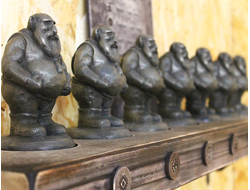 Shelf with dwarfs