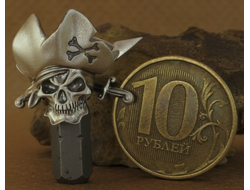 Изделие № 42 "Пират с саблями"