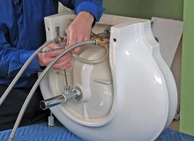 Вызвать сантехника для установки и замены раковины на кухне и ванной | ИВАНМАСТЕР