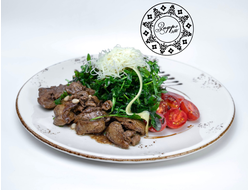 Теплый салат руккола с куриной печенью