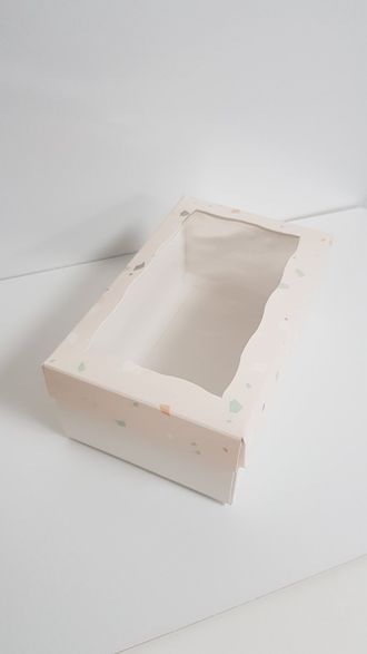 Коробка ВЫСОКАЯ подарочная 2П-В с фигурным окном (18*11 выс 7 см), Крошка