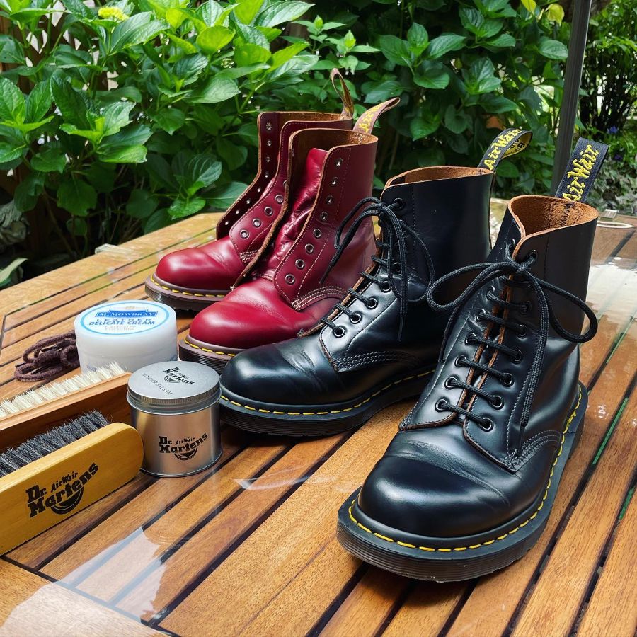 Уход за обувью Dr Martens