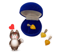 Романтическое украшение из янтаря "Сердечко"