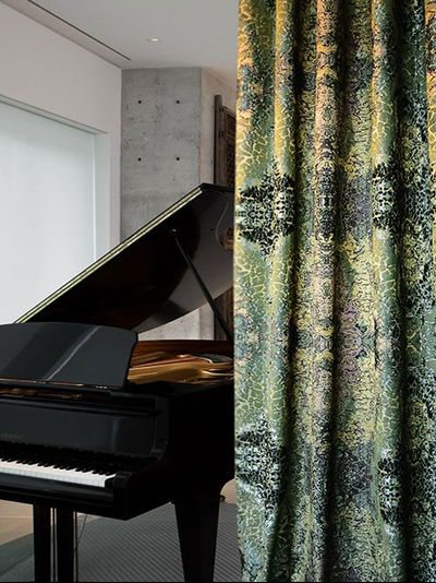 Vivaldi, портьера сабстрактным рисунком