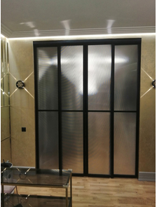 Подвесные двери-купе c декоративным стеклом в гардероб. (копия)
