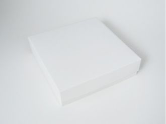 Коробка подарочная БЕЗ ОКНА 20*20* высота 5 см, Белая