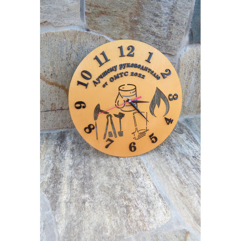 Часы нефтяннику из фанеры в Тюмени