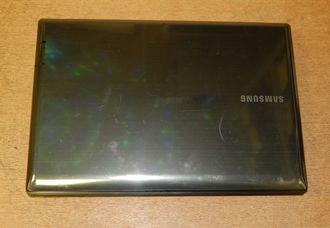 Корпус для ноутбука Samsung R425 (небольшая трещина на корпусе, потертости на крышке) (комиссионный товар)