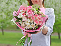 "Анна Павлова" - букет из альстромерий и кустовых роз