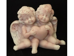 Фигурка Ангелочки сидящие с сердечком.ОПТ