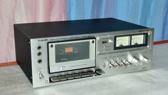 Stereo Cassette Desc Hitachi Lo-D 550