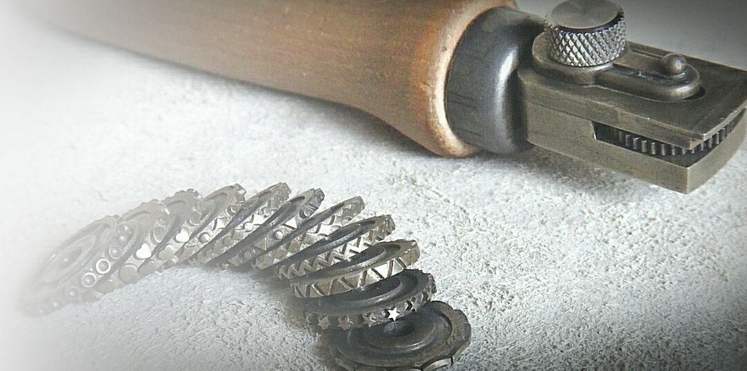 Ручной инструмент для работы с кожей. Специализированный инструмент для ...