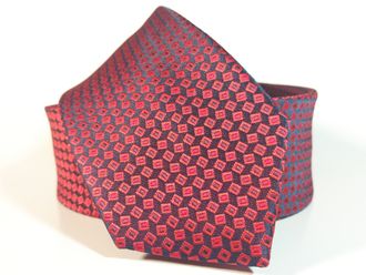 Красно-бордовый галстук в Иркутске